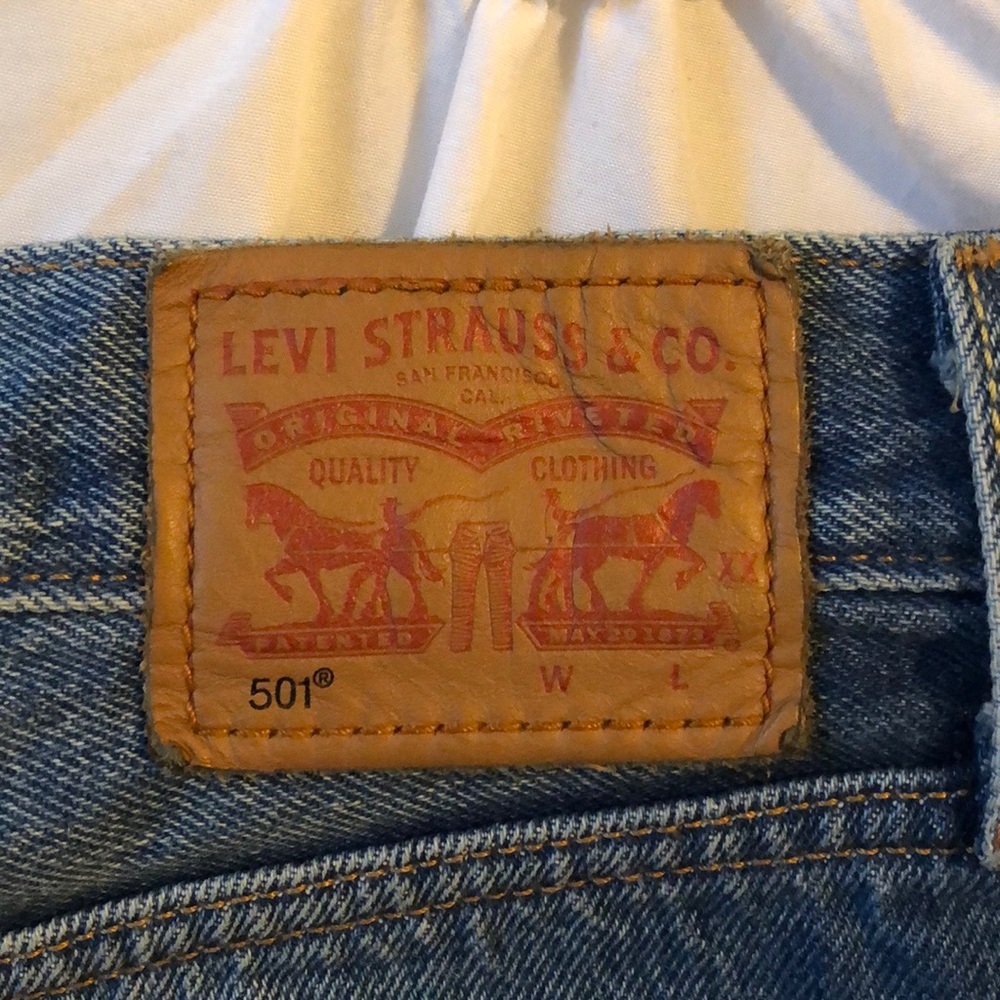 Sold - Picture 3 of 4